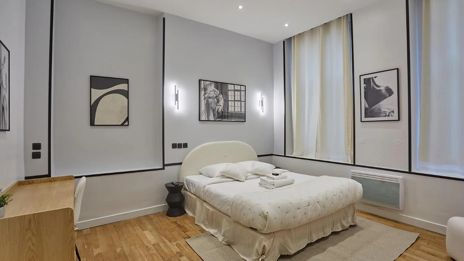 Apartment Center Of Paris By Studio Prestige