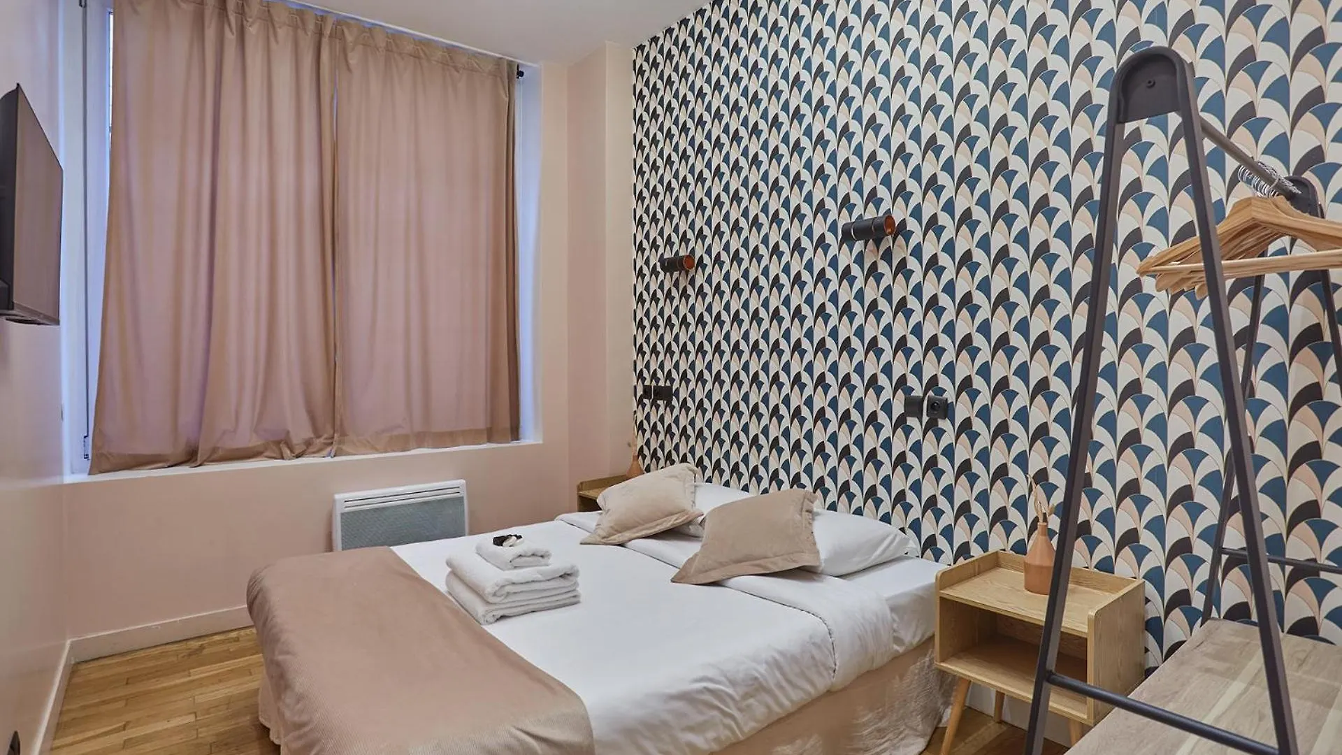 Apartment Center Of Paris By Studio Prestige