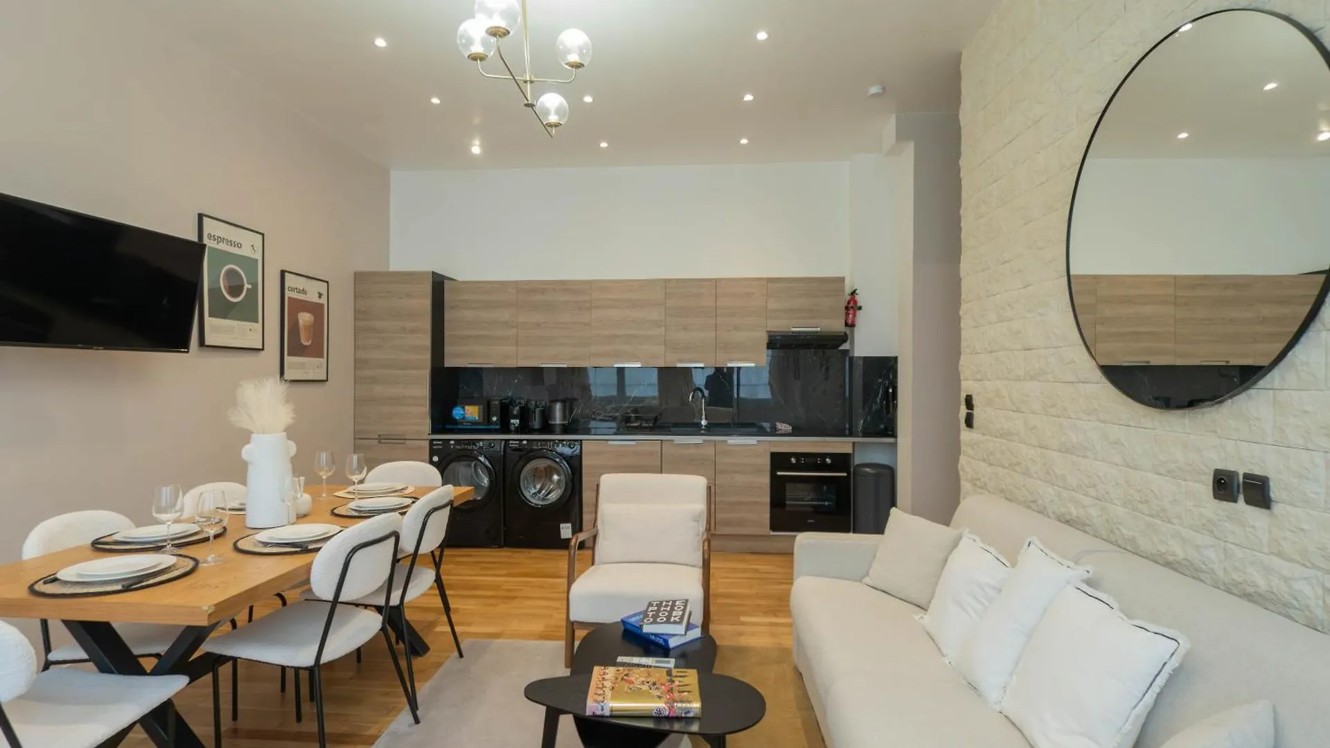 Apartment Center Of Paris By Studio Prestige 0*,  צרפת