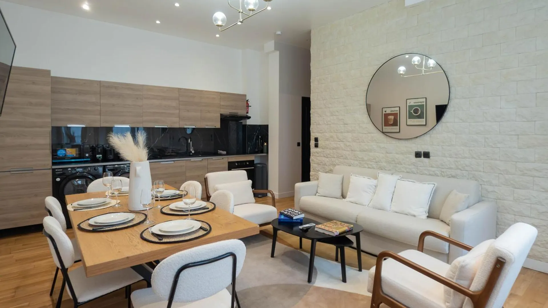 Apartment Center Of Paris By Studio Prestige